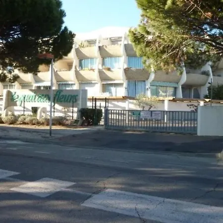 As4273 - P2 Avec Jolie Vue Port Avec Piscine