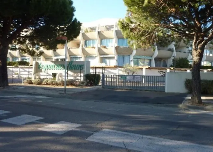 As4273 - P2 Avec Jolie Vue Port Avec Piscine